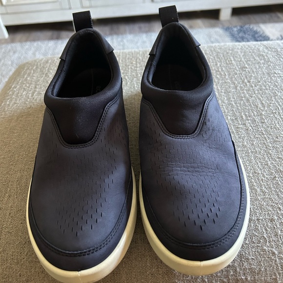 Ecco Navy Blue Slip On Tennis Shoes.  Sz 39 (8). - Picture 1 of 5